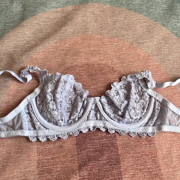 Vintage Victoria Secret Lavender Lace Love Bra - Picture 6 of 9